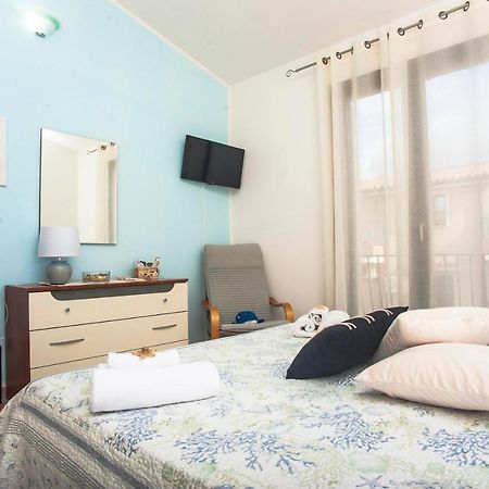 Casa Vacanze Luna พูลา ภายนอก รูปภาพ