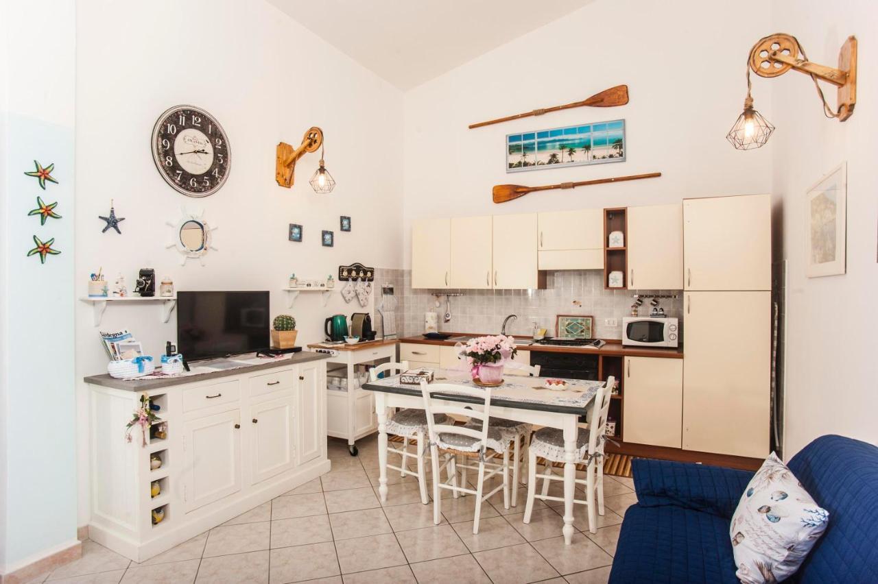 Casa Vacanze Luna พูลา ภายนอก รูปภาพ