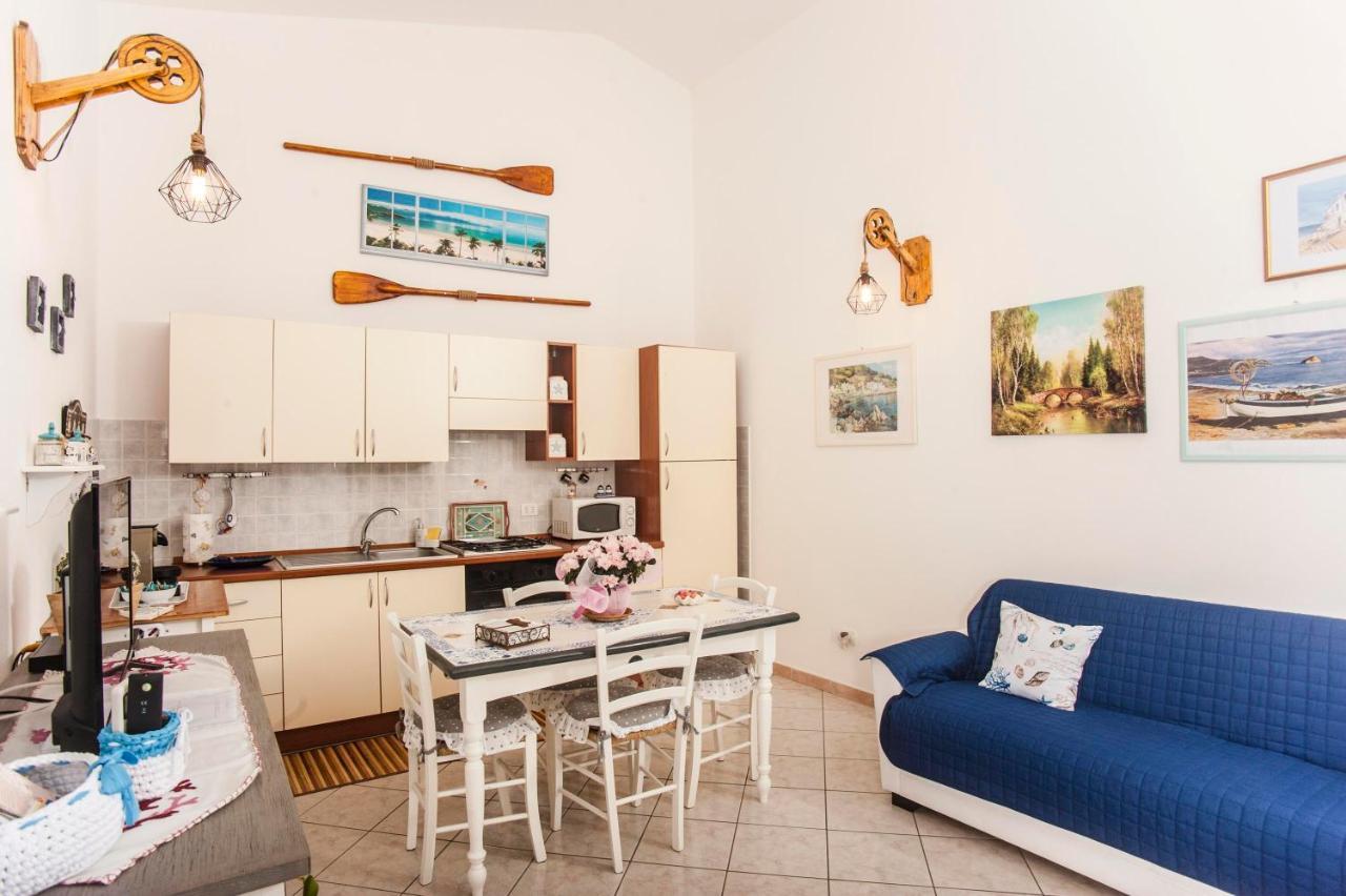 Casa Vacanze Luna พูลา ภายนอก รูปภาพ